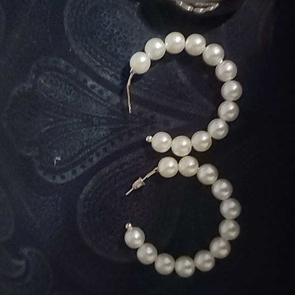 Loop earrings - Picture 2 of 7